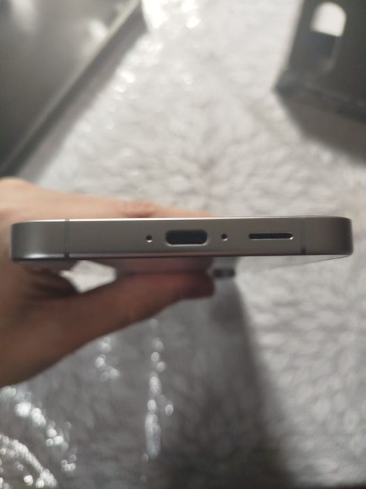 Samsung s24fe 256