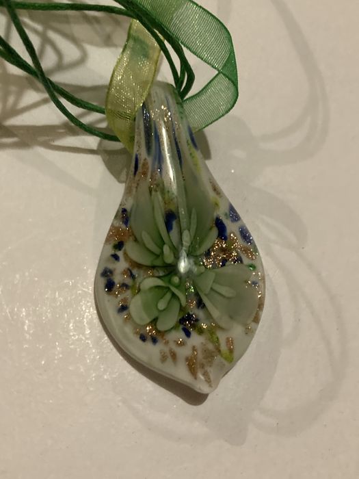 Колие от стъкло