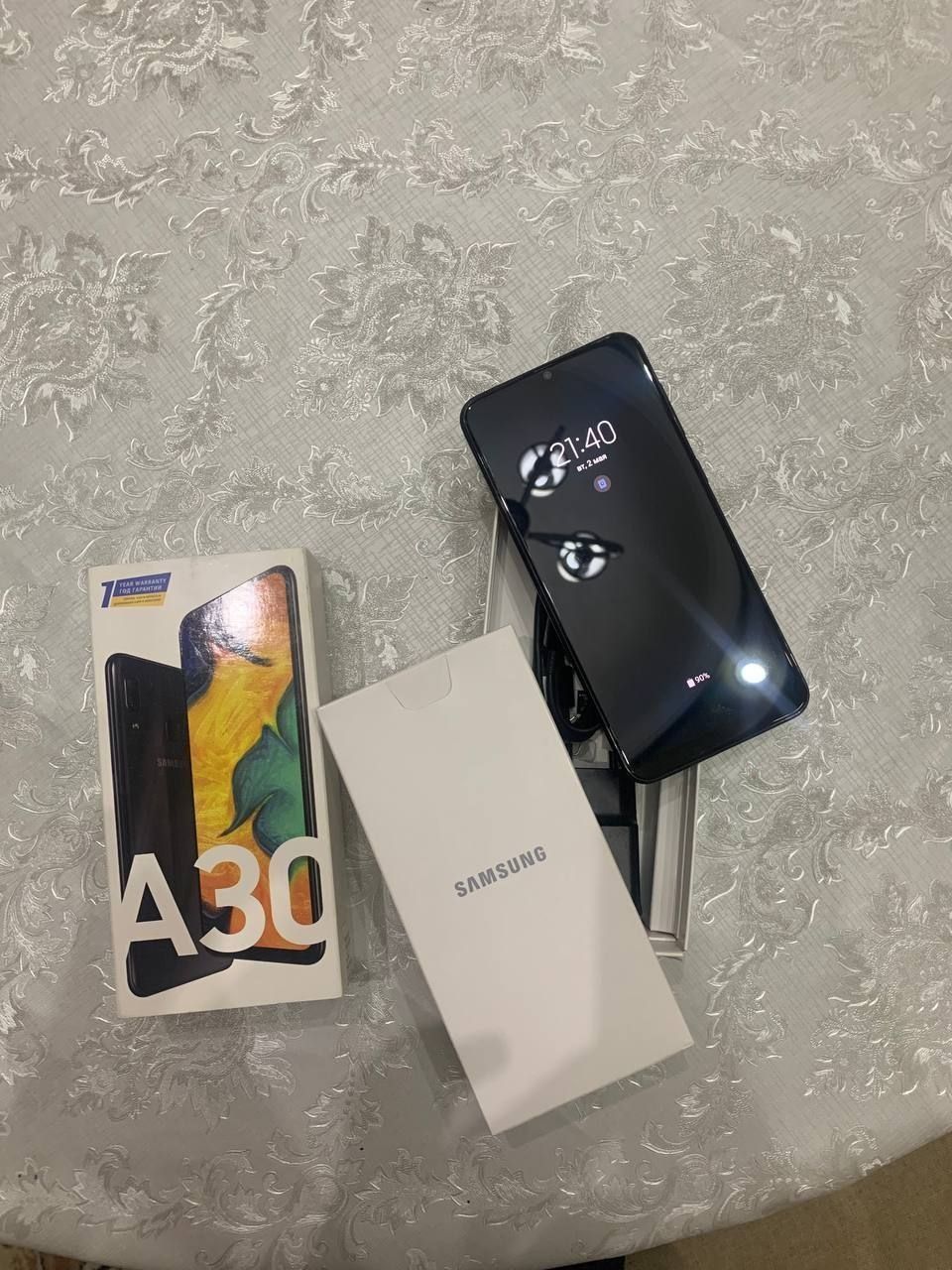 Samsung A30    .