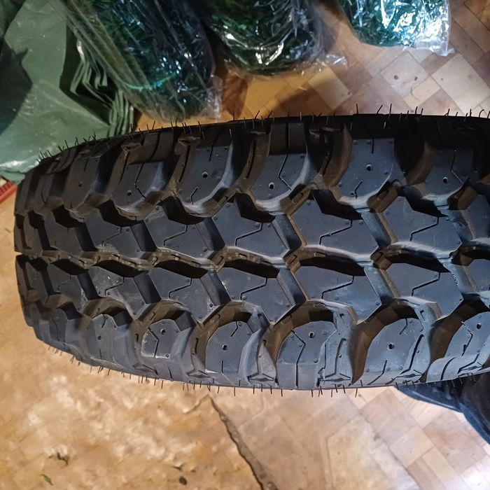 4 броя офроуд гуми с джанти 15 цола.Чисто нови.