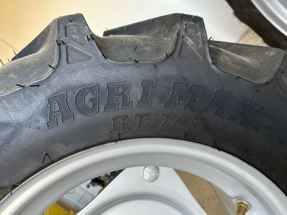 Roata 280/70R18 și 23x8.50-12 roti