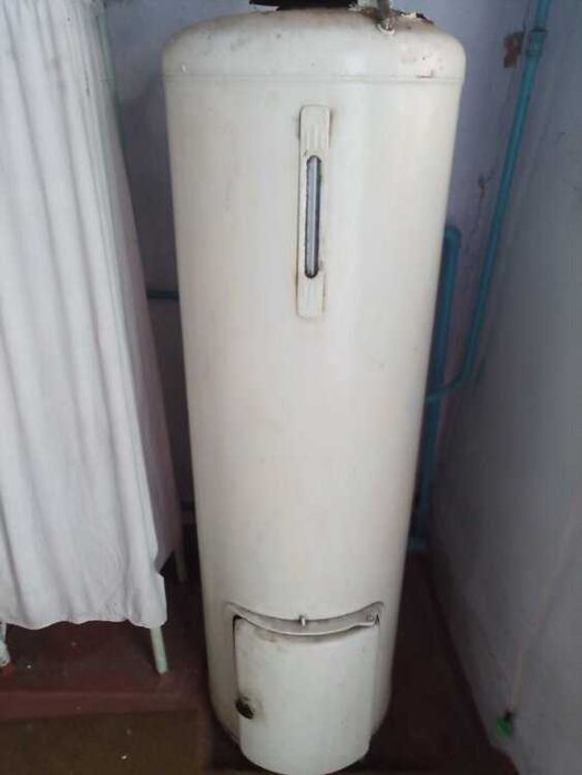 Продаётся Газовый водонагреватель АГВ-120