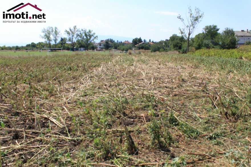 Продавам имот в село Житен, район Нови Искър, град София