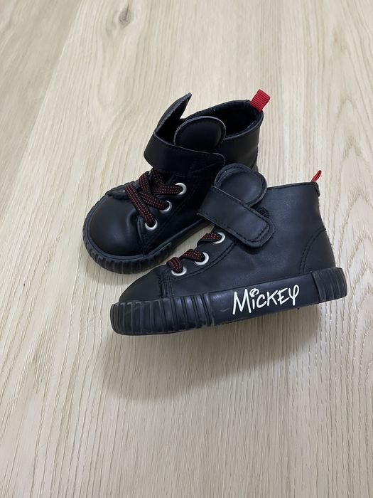 Ghetute H&M marime 20-21 Mickey