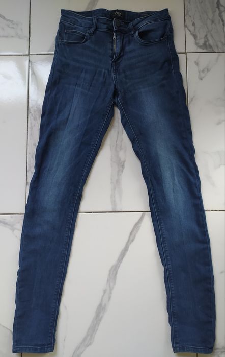 Pantaloni de blugi