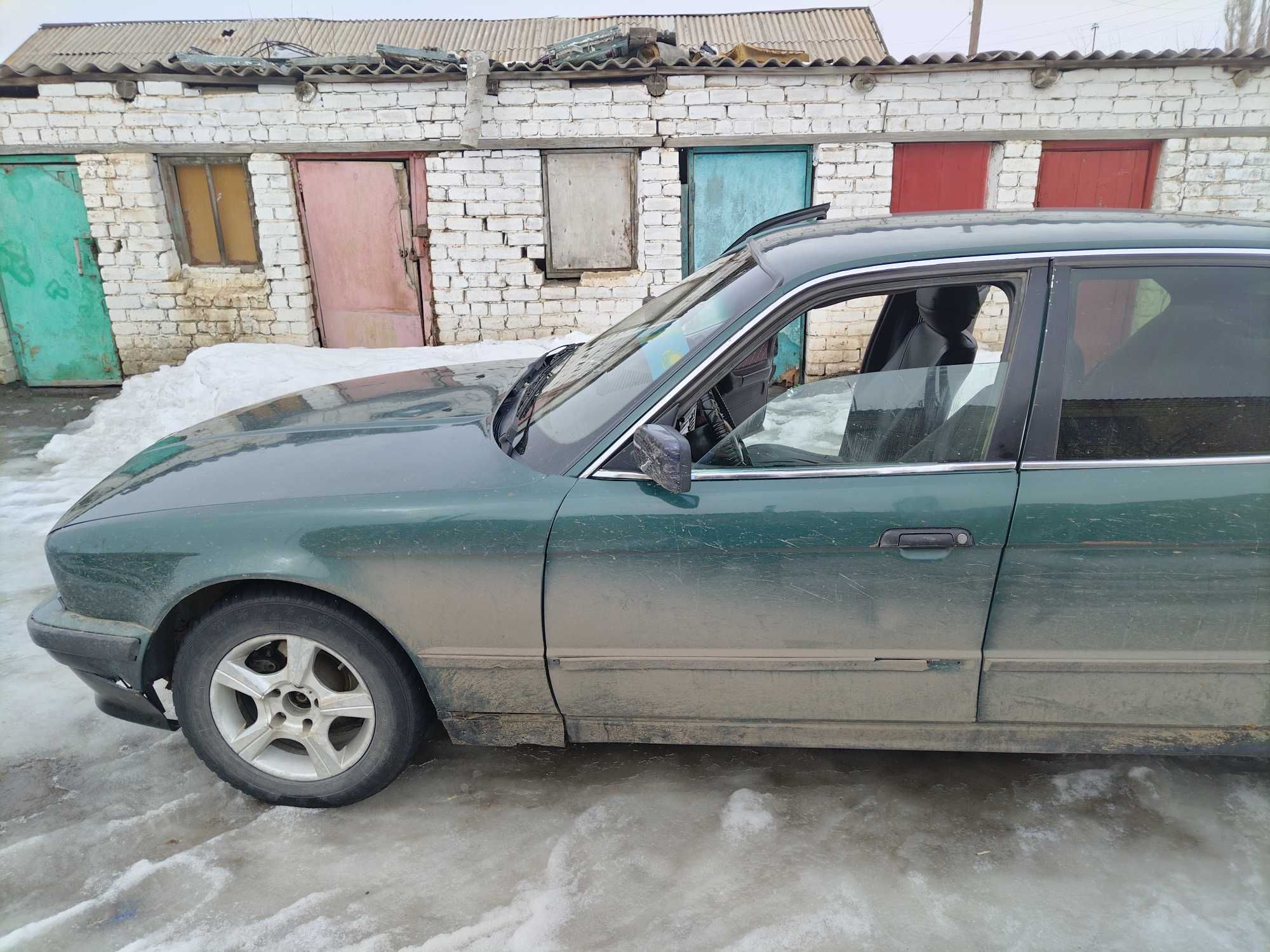 Продам бмв 520i е34