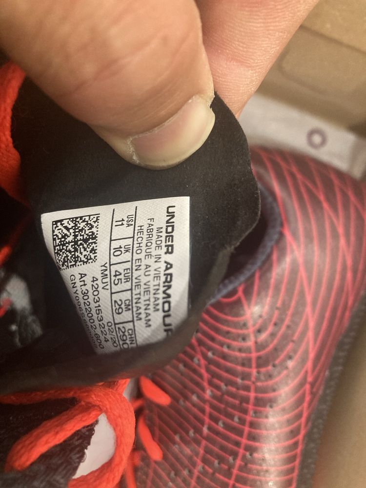 Шпайкове Under armour
