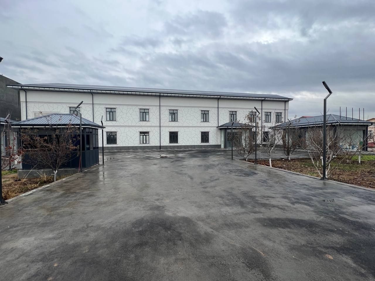 Sergili bitonka trassa tayor joy sotiladi 30xonasi bor tayor biznes