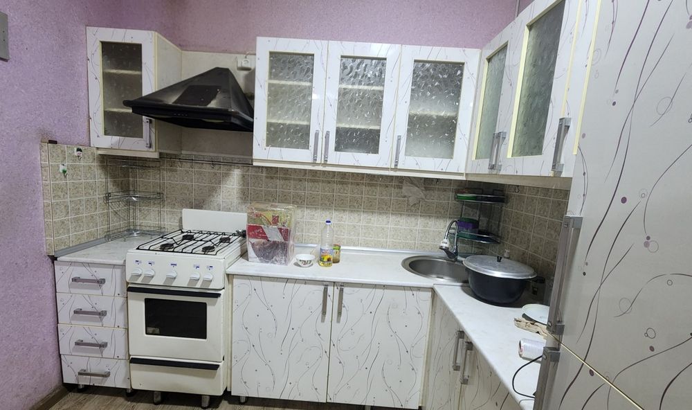 Срочно продаются кухонный гарнитур,