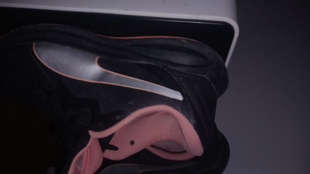 Дамски Маратонки PUMA оригинални  пишете  на лично моля :)