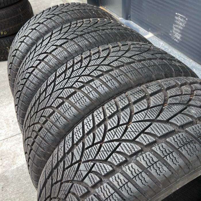 4 Anvelope iarna 235 50 19 Dunlop CA NOI - DOT 2021