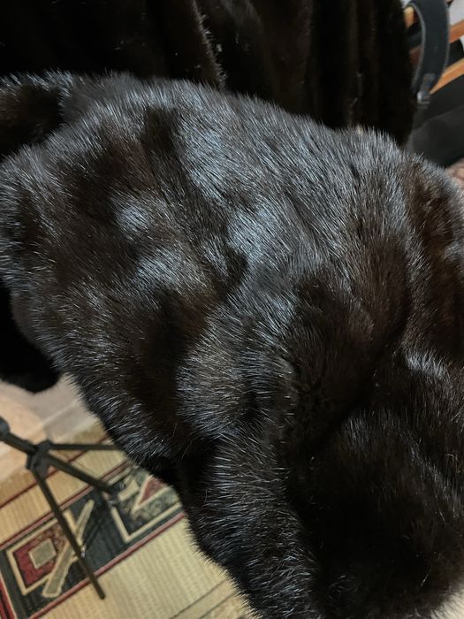 Продам шубу норковую