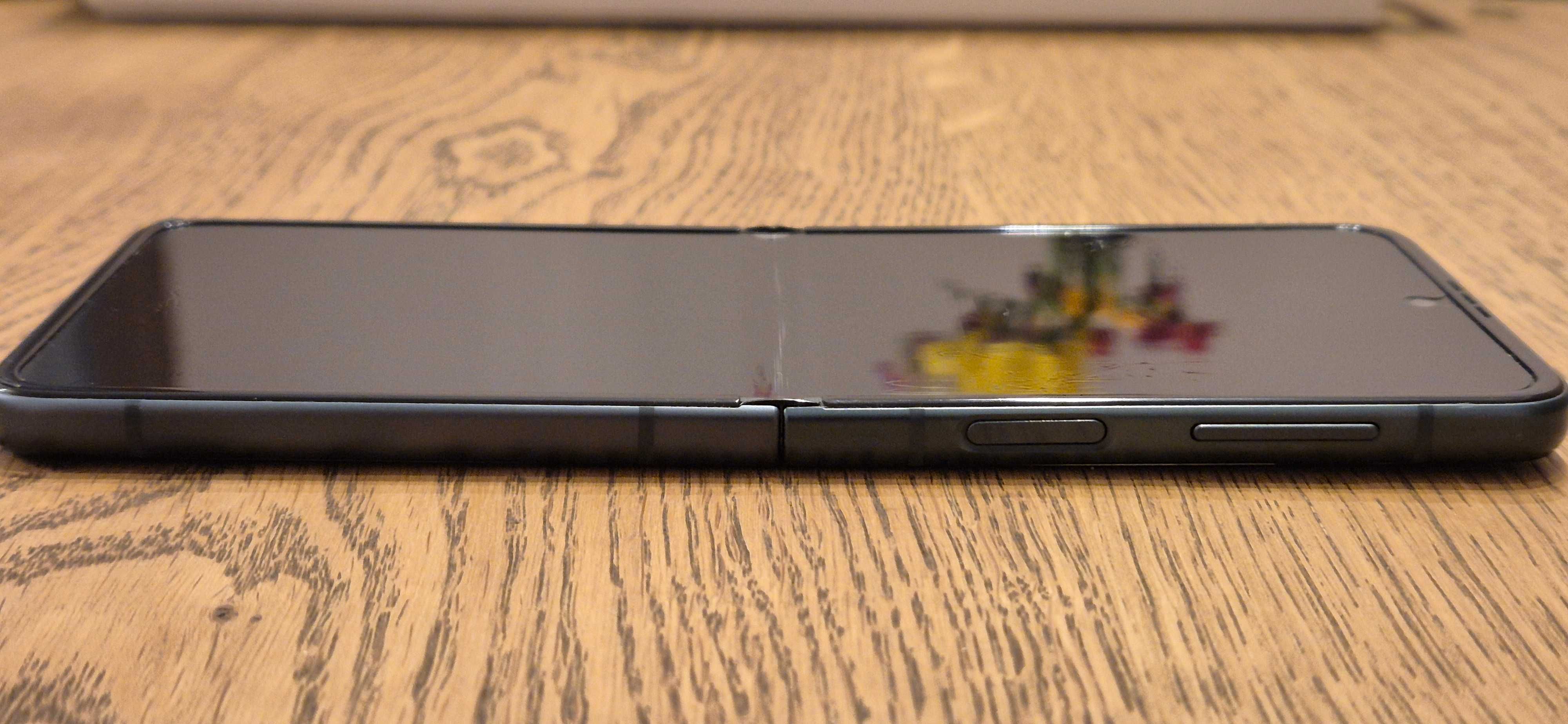 Телефон Galaxy Z Flip3 265GB Green