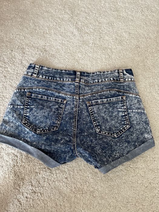 Pantaloni scurti