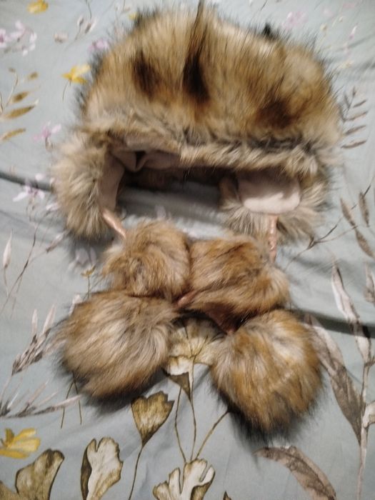 Дамска шапка с косъм