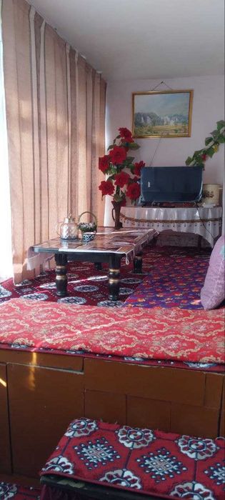 Продаётся 2х комн квартира на 4 этаже Ор-р 6 микрорайон 70 остановка