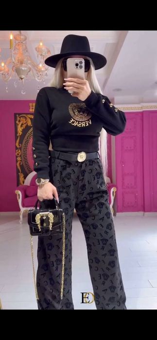 Compleuri dama Versace