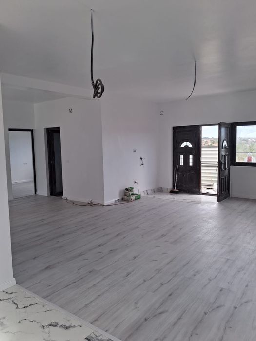 Vand schimb cu apart. casa In Valu lui Traian