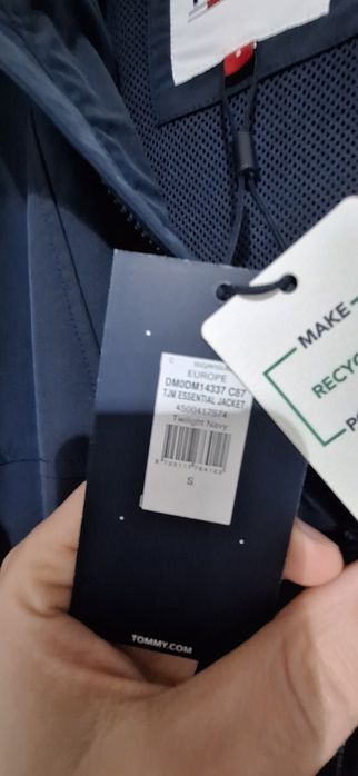 De vânzare Jacheta Tommy Jeans, originala, noua cu eticheta, mărime S