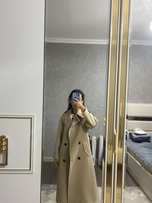 Кашемировое пальто бежевого цвета