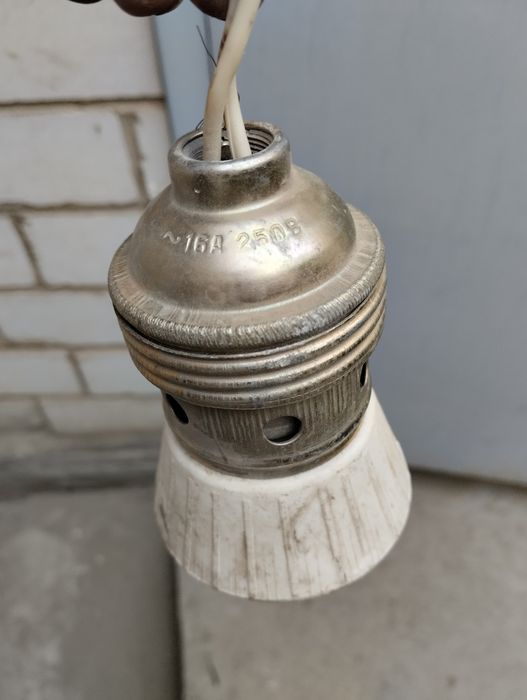 Патрон советский под большую лампочку, плитка без спирали, хомут желез