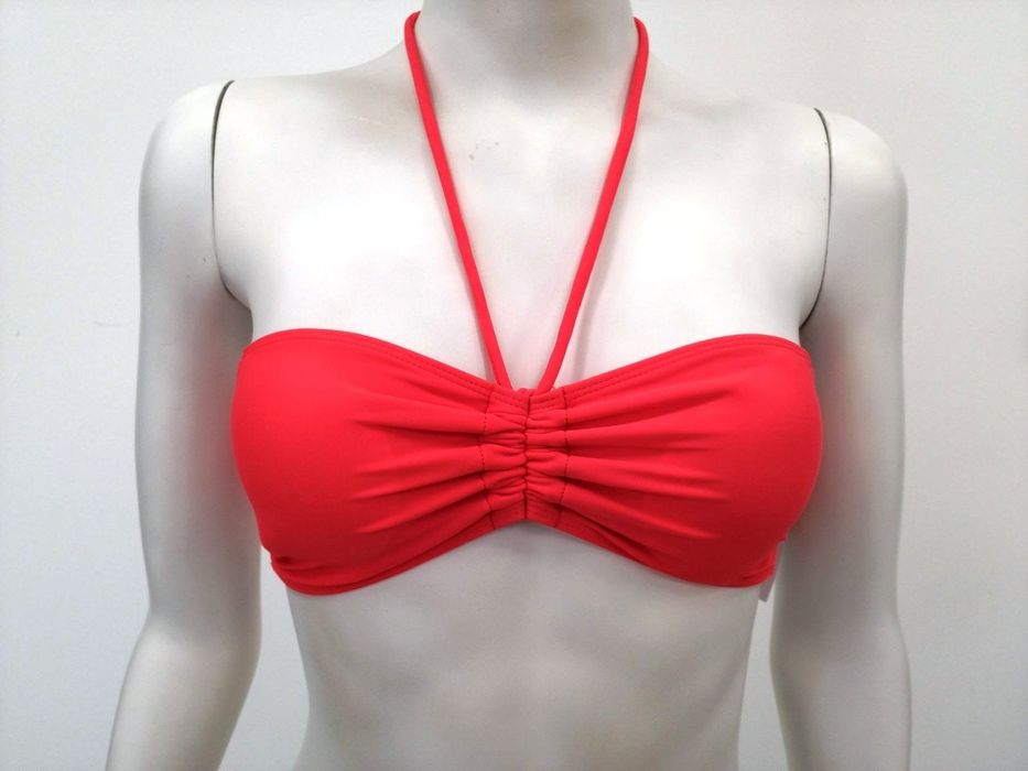 Vand aproximativ 2000 de costume de baie C&A