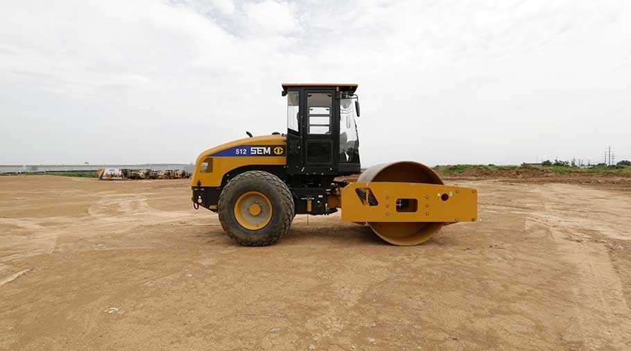 Грунтовый каток Caterpillar SEM 512- 12 тонна