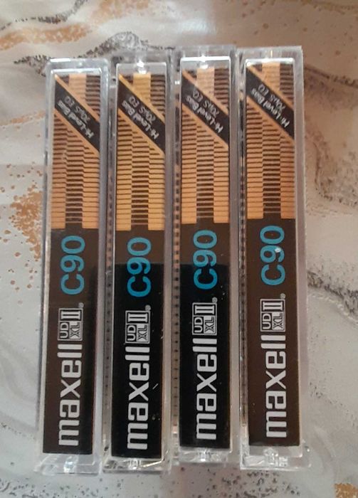 MAXELL / Златни / - 90 мин. - хром