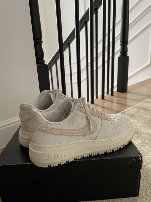 Nike Air Force 1 Luxe