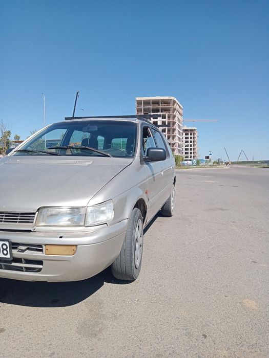 Митсубиси спейс вагон