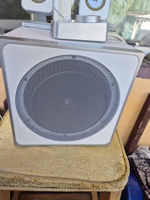 Boxe calculator PC Logitech 2.1 Z4i 40W RMS, albe