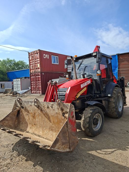 Экскаватор-погрузчик Manitou TLB818S (Франция)