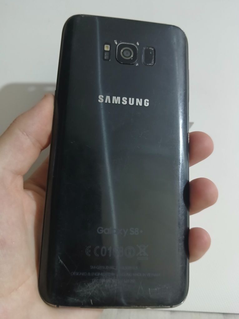 Продаю Samsung S8+