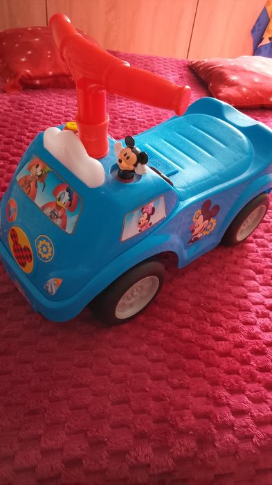 Vând jucării in stare buna