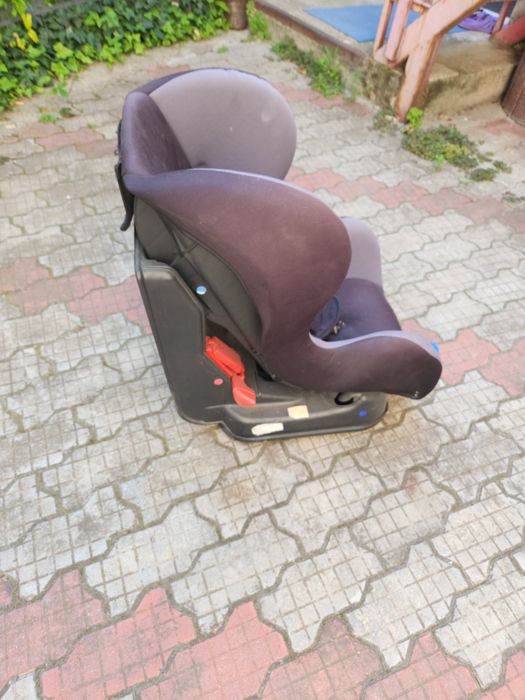 Vand scaun copil 0-18 kg montare cu centura de siguranta