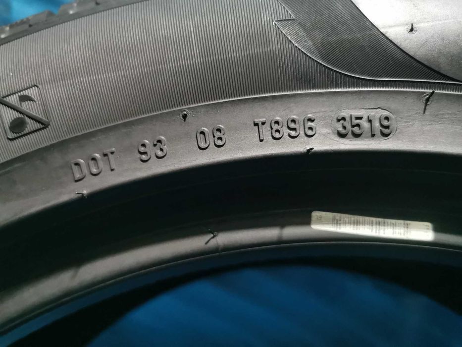 235 55 19 pirelli runflat m+s 4 buc