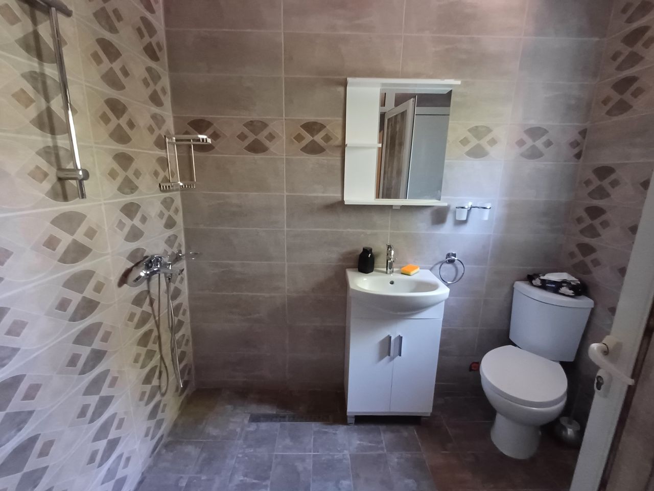 Продава се Къща в с. Свежен, Област Пловдив - 104 кв.м за 1241 €/кв.м - Снимка #12