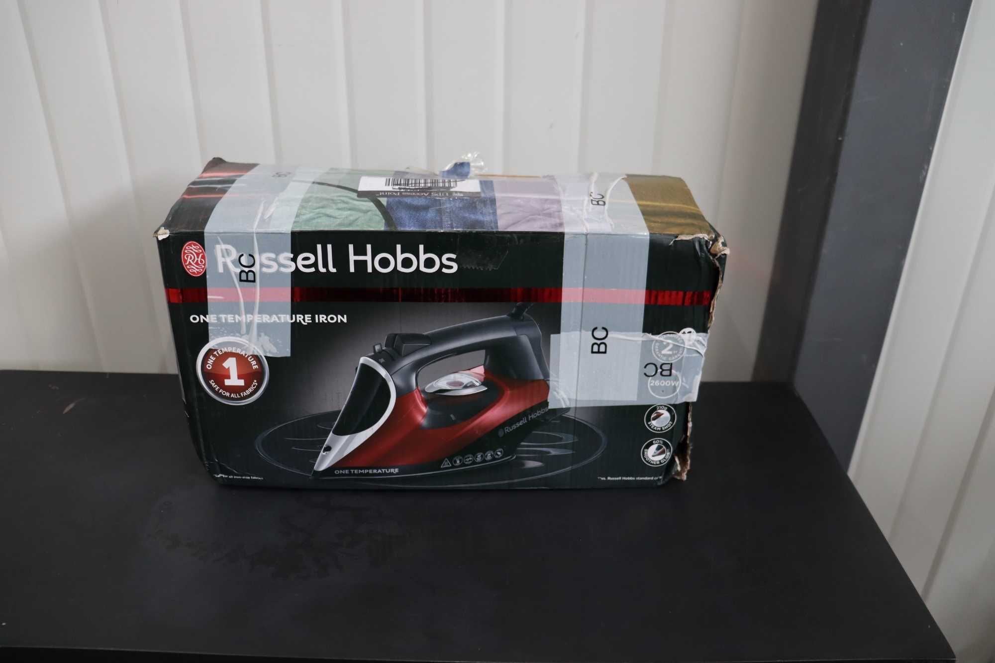 Ютия Russell Hobbs One Temperature Iron с лек дефект