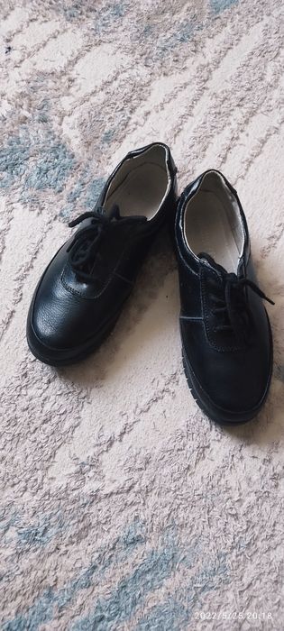 Продам детские ботиночки