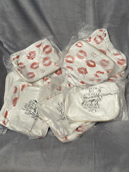 Portfard Charlotte Tilbury 1st edition