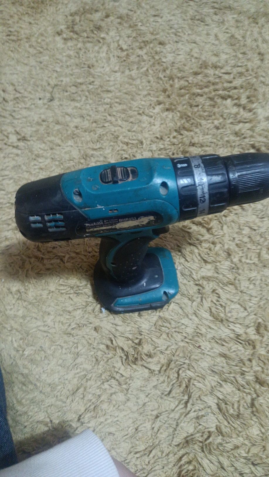 Vând autofiletanta Makita 18 V