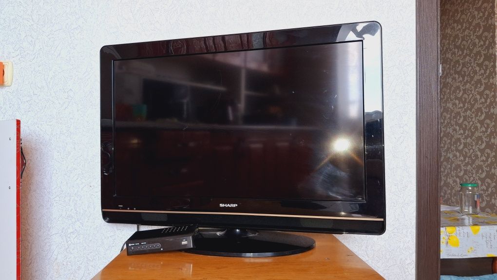 Телвизор SHARP 82дюйма