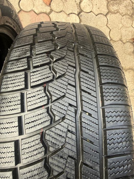 Vand Anvelope iarna 225/55 R17 97H in stare foarte buna