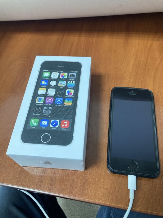 Продам IPhone 5S