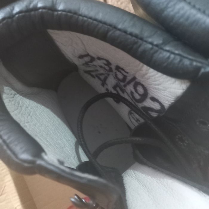 Ghete din piele naturala