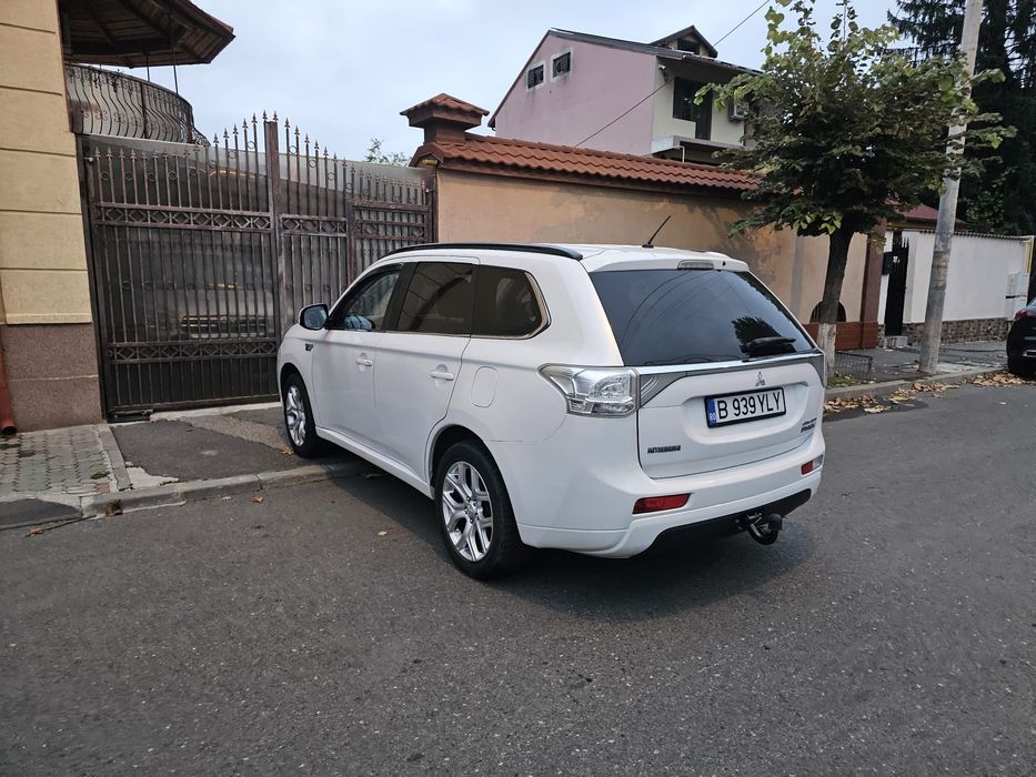 MItsubishi Outlander plug-in hybrid