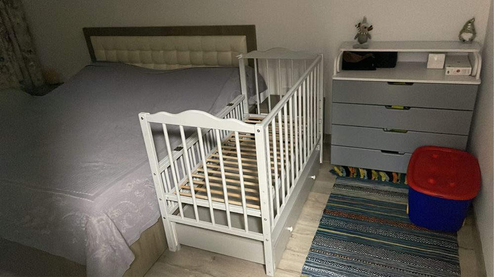 Patut Kuzya Anghelina Ivory pe balansoar cu sertar