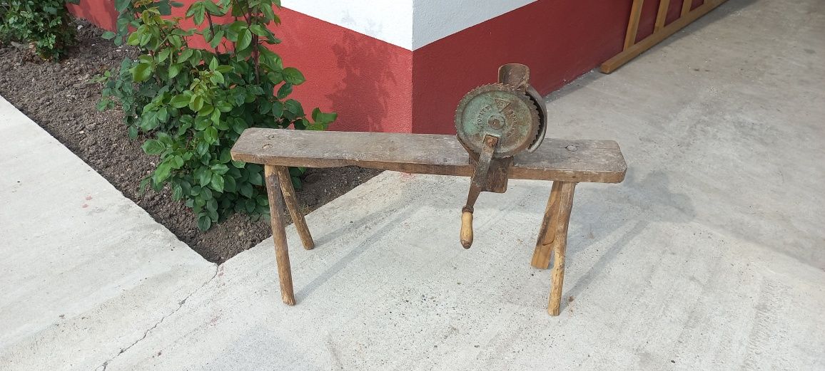 Curățătoare de Porumb. Piesă Veche. Ideală pt Decor