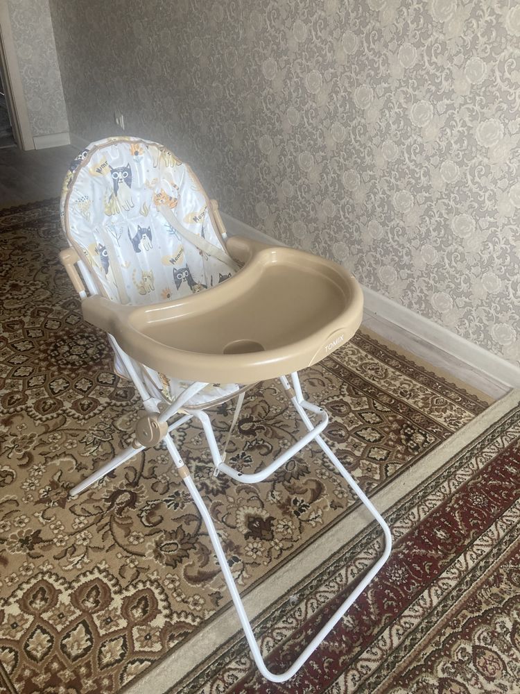 Стол для кормление малыша