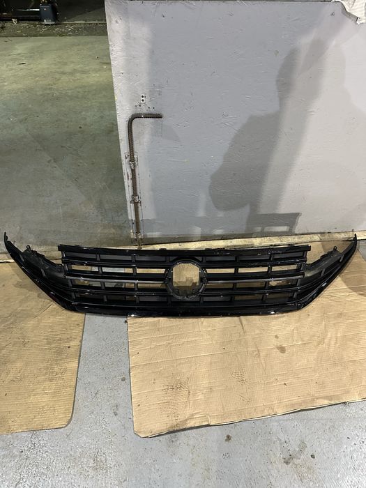 Grila cu LED VW Touareg 2025